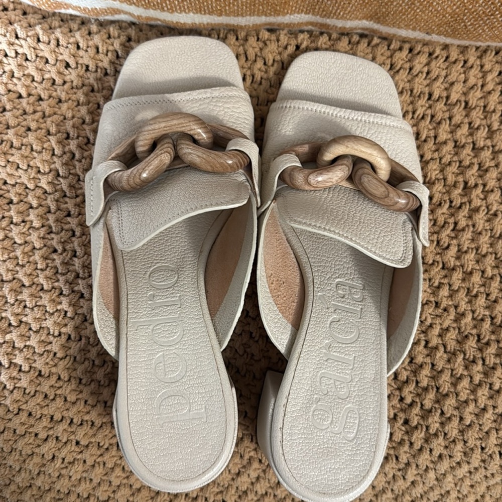 Pedro Garcia Beige Chain Detail Sandals - Picture 7 of 12